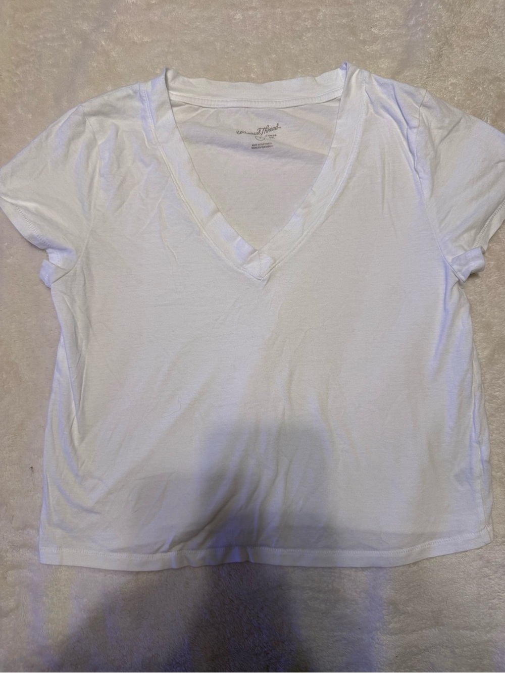 Universal Thread White V-Neck Short Sleeve Tee